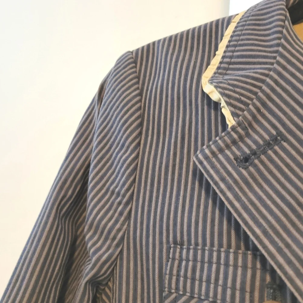 APOSTROPHE WOMENS SIZE 8 GRAY STRIPED STRUCTURED BLAZER-TIES IN THE FRONT - Picture 4 of 15